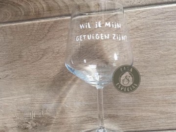 Glas getuigen